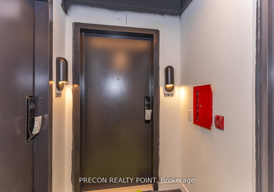 4878-powers-common-burlington-ontario-w13247250