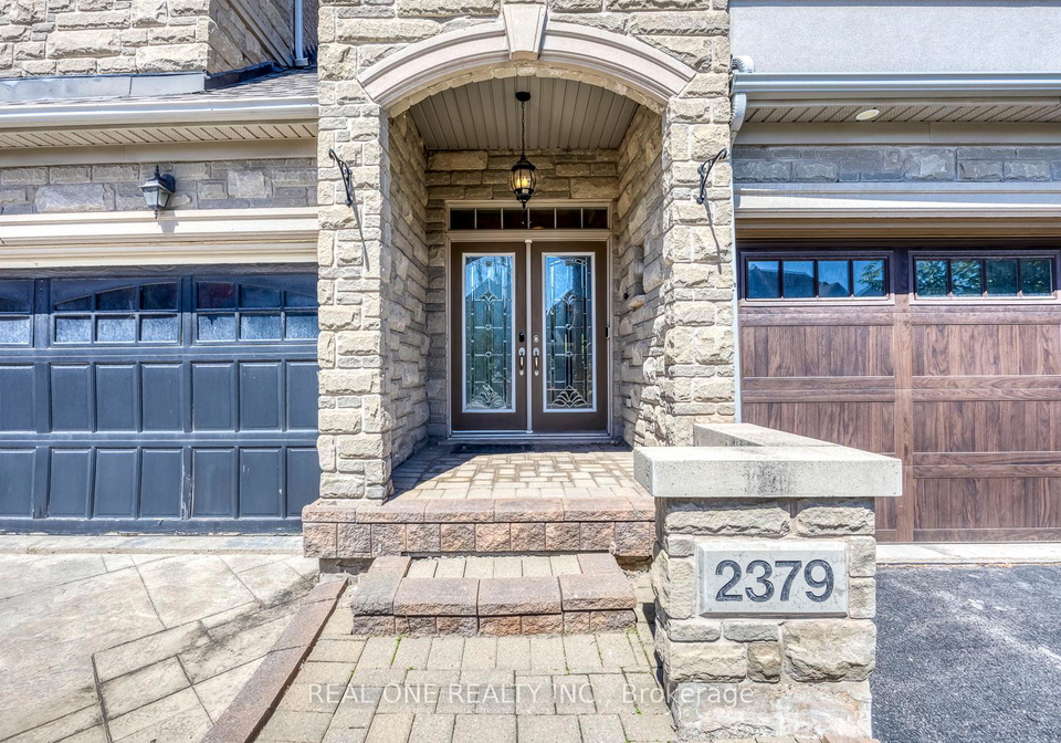 2379-wasaga-drive-oakville-ontario-w13247268