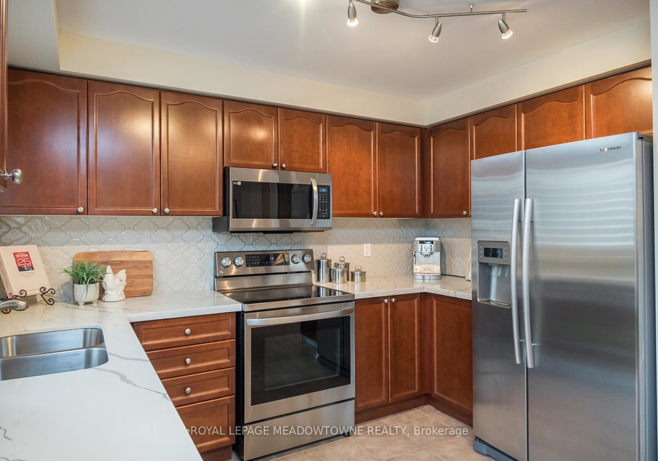 292-mcdougall-cross-milton-ontario-w13247852