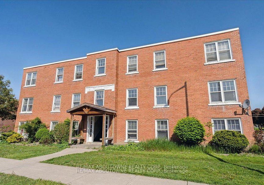 133-north-service-road-e-oakville-ontario-w13248080