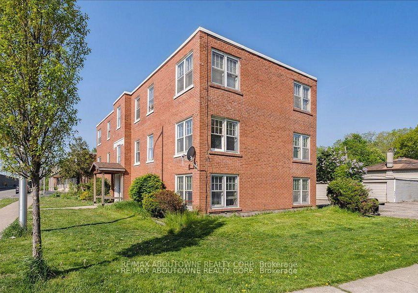 133-north-service-road-e-oakville-ontario-w13248080