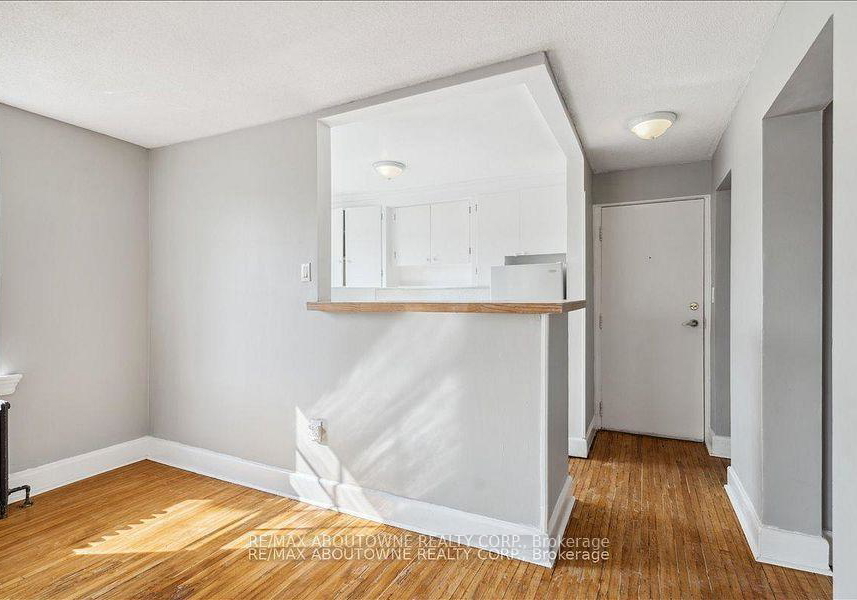 133-north-service-road-e-oakville-ontario-w13248080