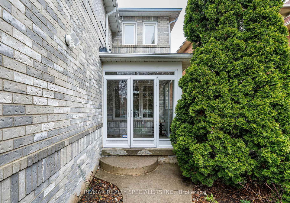 3932-periwinkle-crescent-mississauga-ontario-w13248088