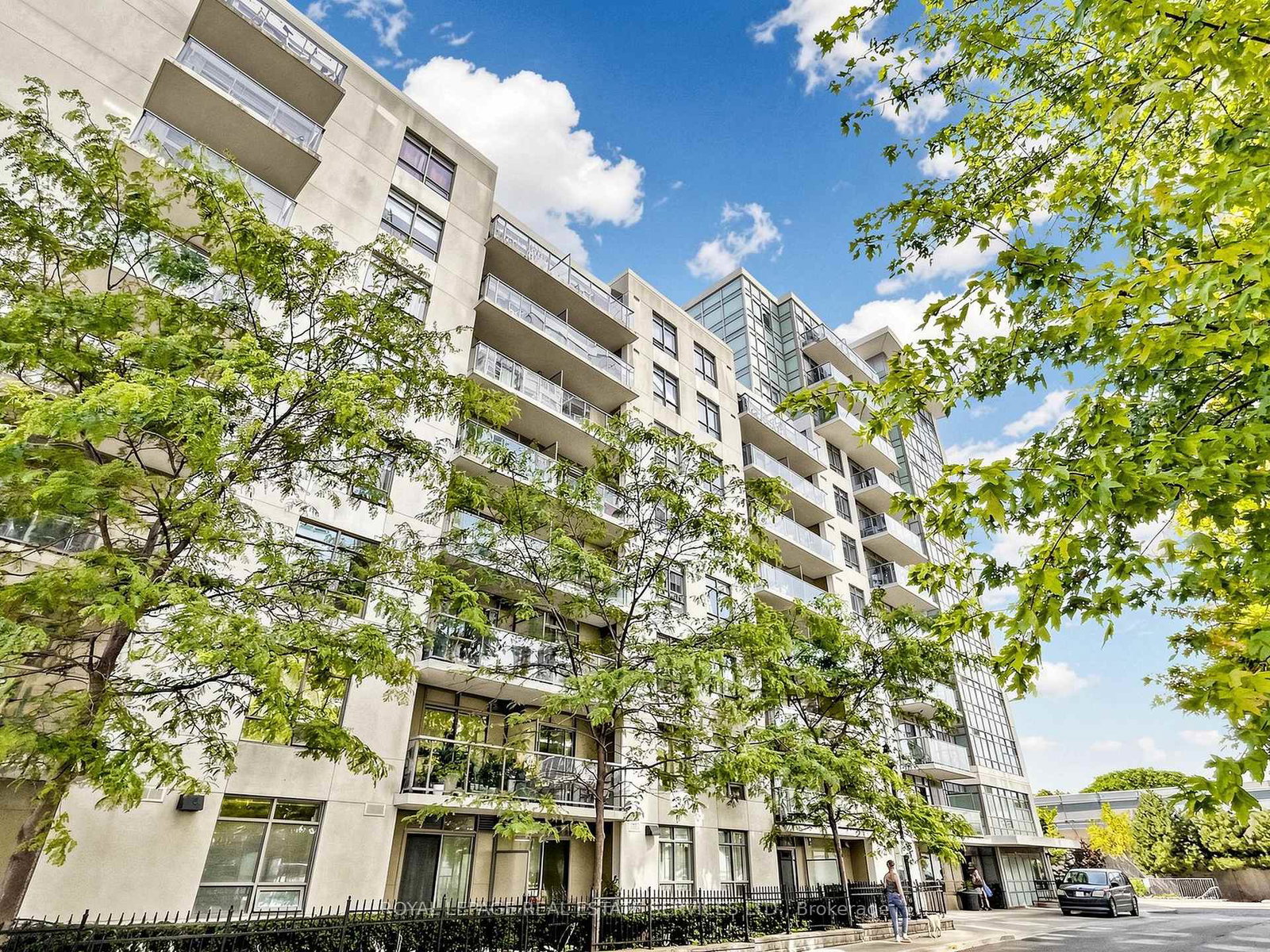 812-lansdowne-avenue-toronto-ontario-w13248220