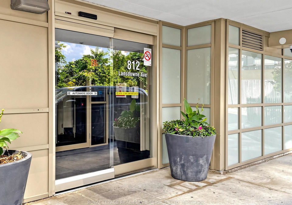 812-lansdowne-avenue-toronto-ontario-w13248220