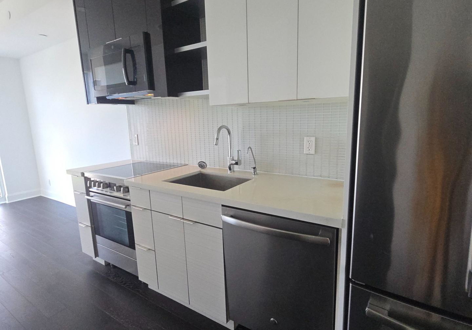 33-shore-breeze-drive-etobicoke-ontario-w13248248