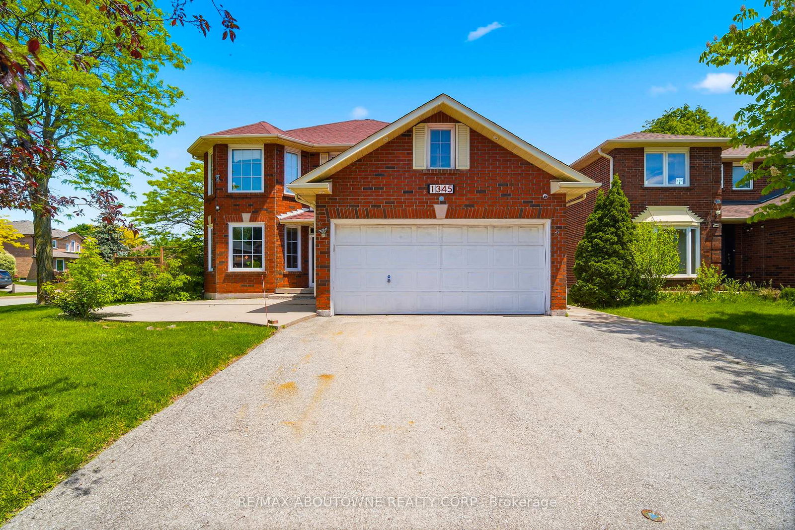 1345-sir-david-drive-oakville-ontario-w13248370