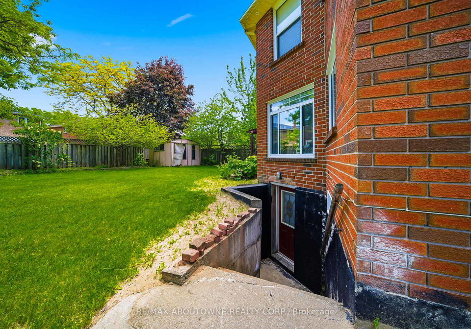 1345-sir-david-drive-oakville-ontario-w13248370