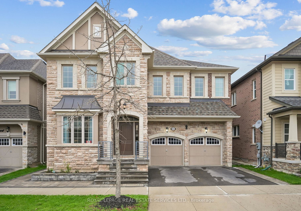 62-hoey-crescent-oakville-ontario-w13248594