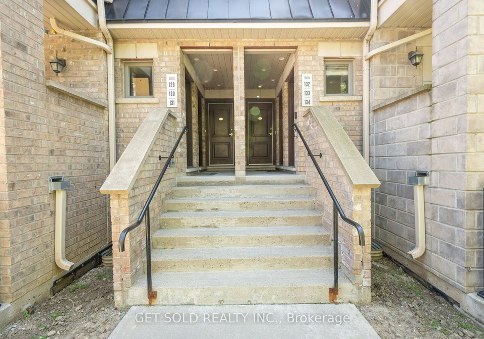 80-parrotta-drive-york-ontario-w13248616