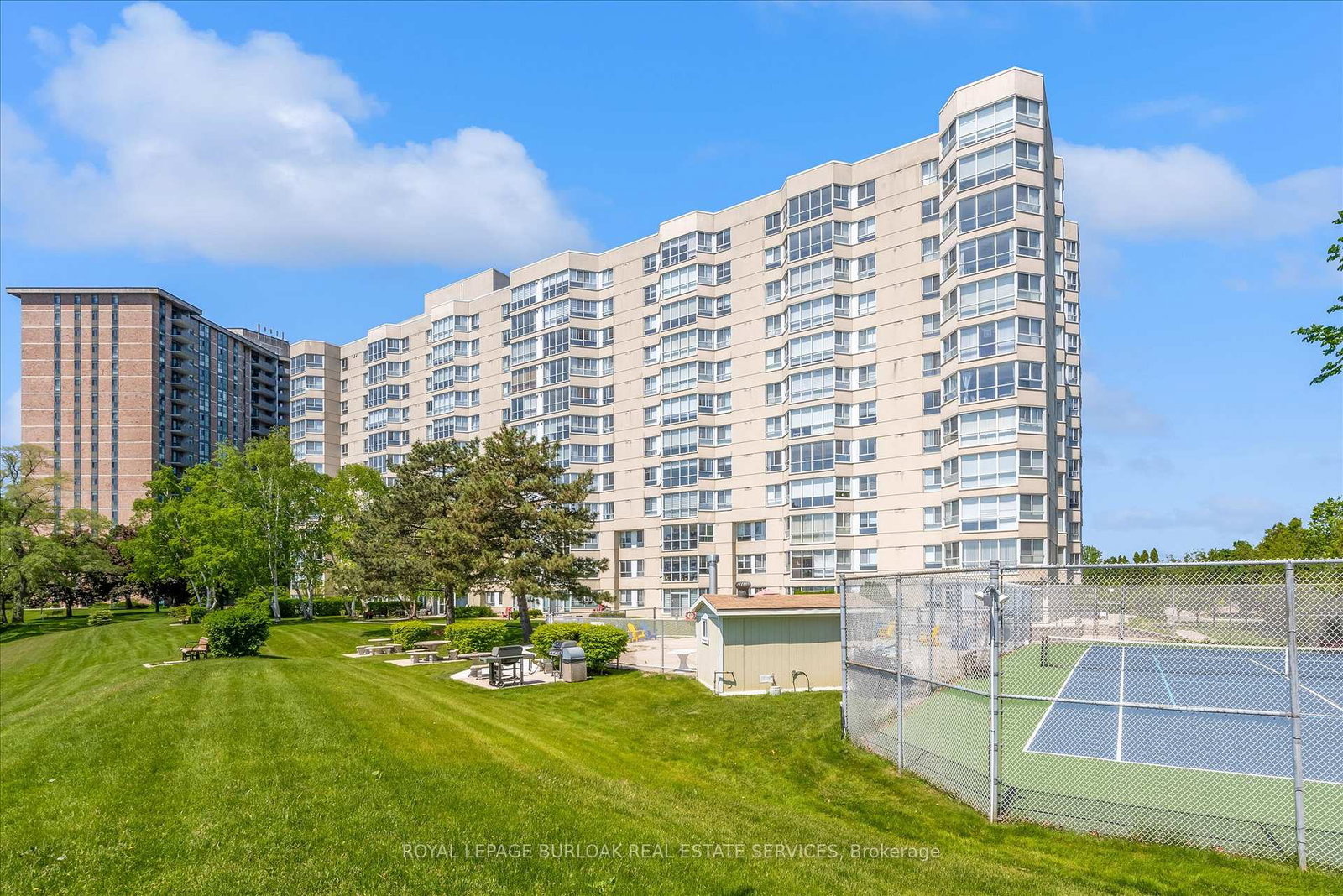 5280-lakeshore-road-burlington-ontario-w13248898