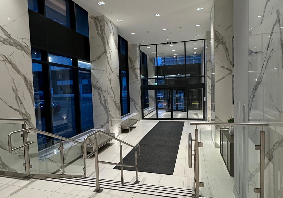 20-shore-breeze-drive-etobicoke-ontario-w13248916