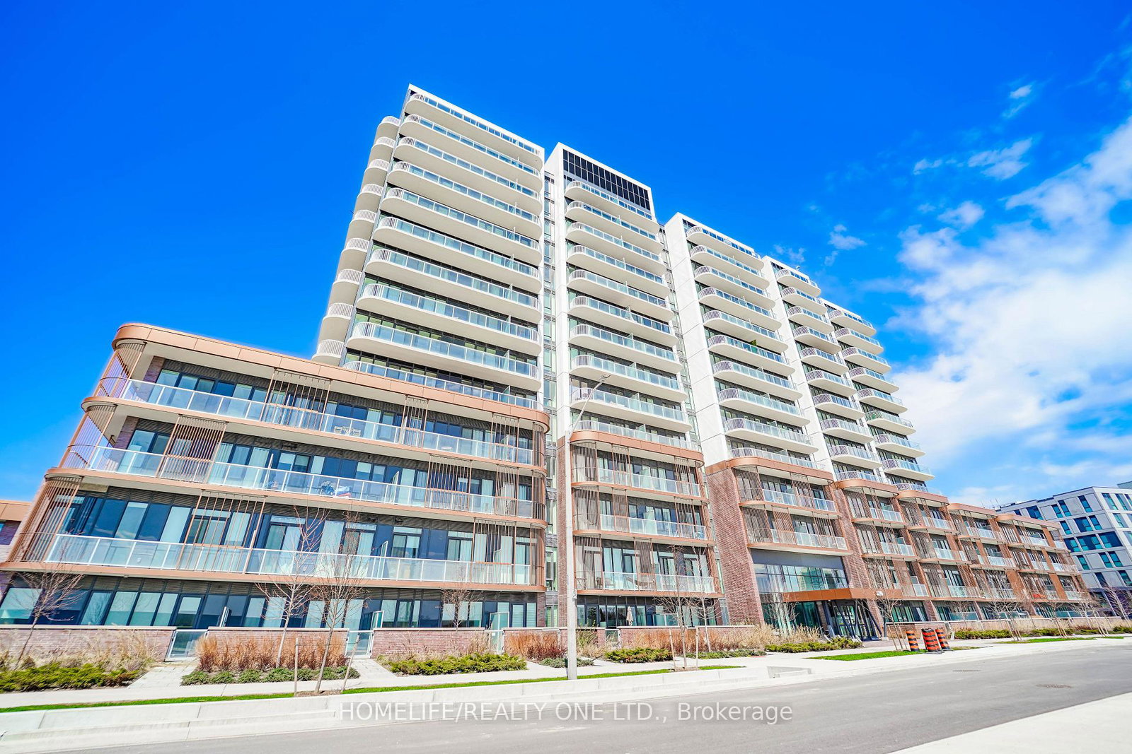 220-missinnihe-way-mississauga-ontario-w13249122