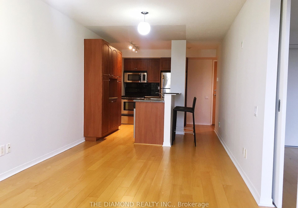 1040-the-queensway-etobicoke-ontario-w13249132