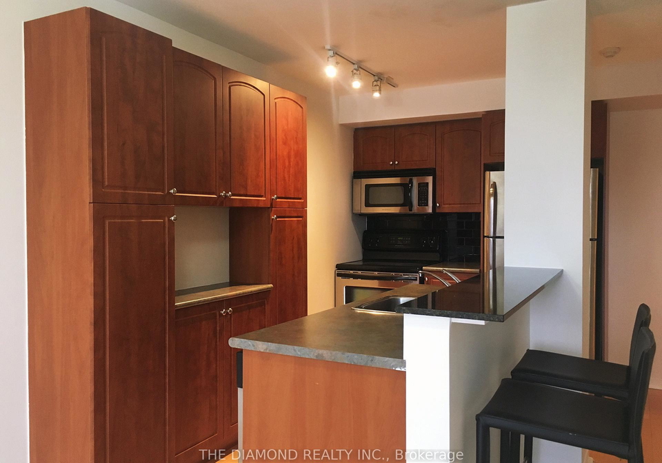 1040-the-queensway-etobicoke-ontario-w13249132