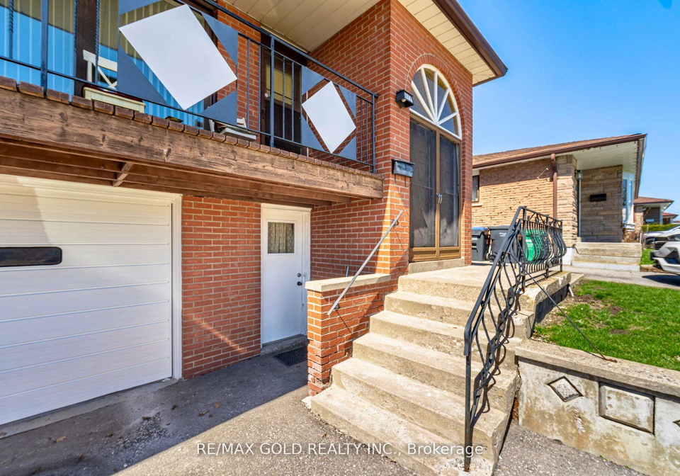 877-consort-crescent-mississauga-ontario-w13249206