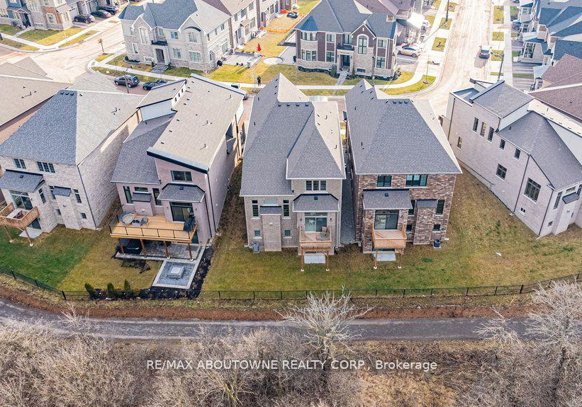 1456-ford-strathy-crescent-oakville-ontario-w13249218