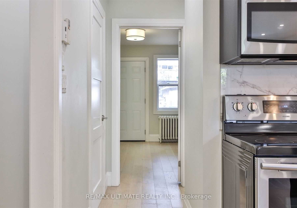 8-grafton-avenue-toronto-ontario-w13249696