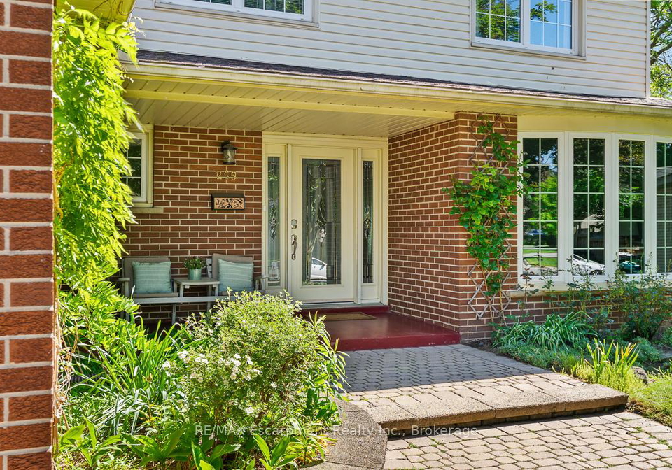 255-spring-garden-road-oakville-ontario-w13249734