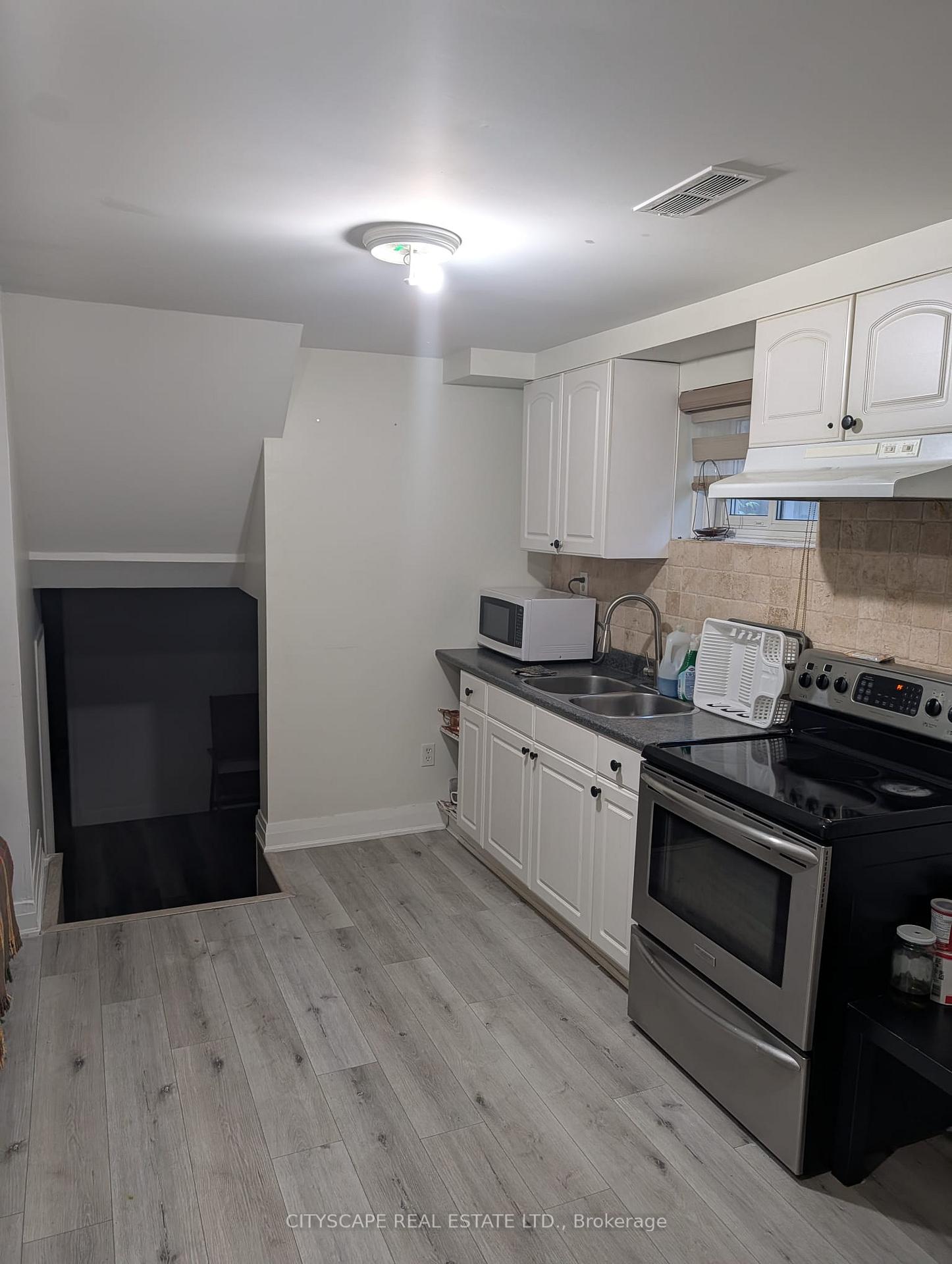 6393-chaumont-crescent-mississauga-ontario-w13250904
