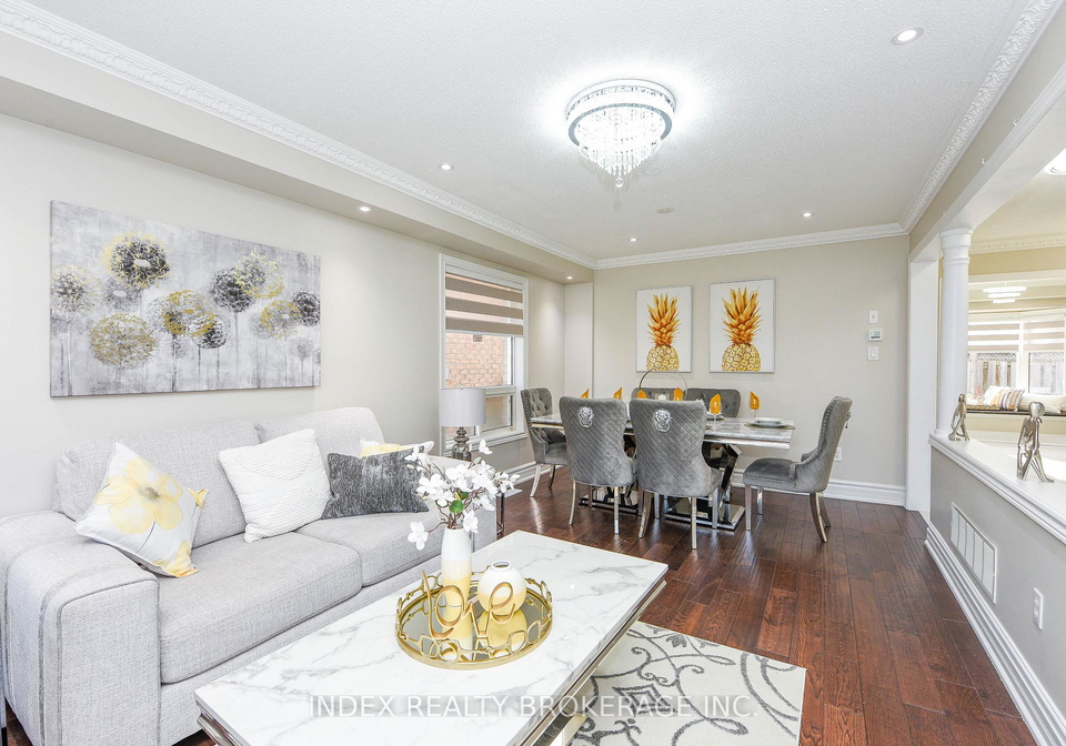 10-leopard-gate-brampton-ontario-w13259338