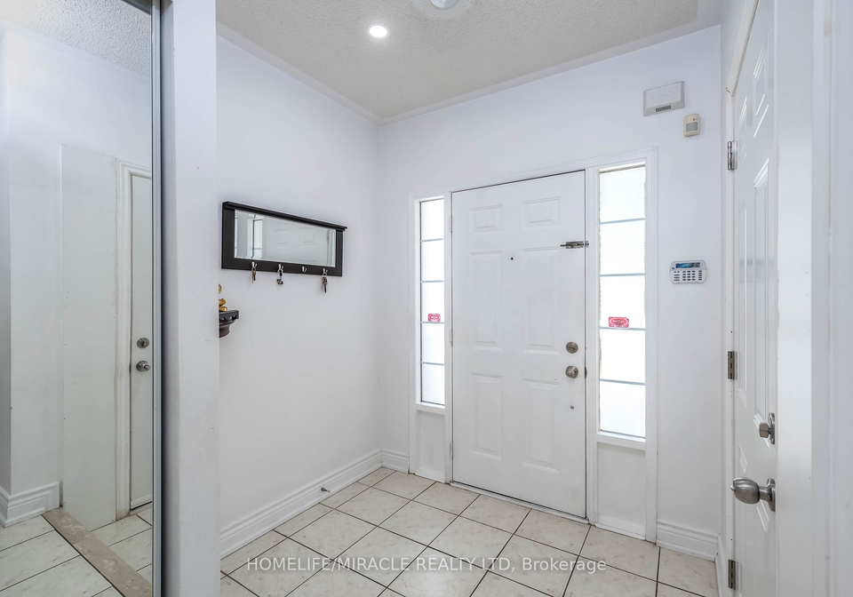 17-baha-crescent-brampton-ontario-w13260780