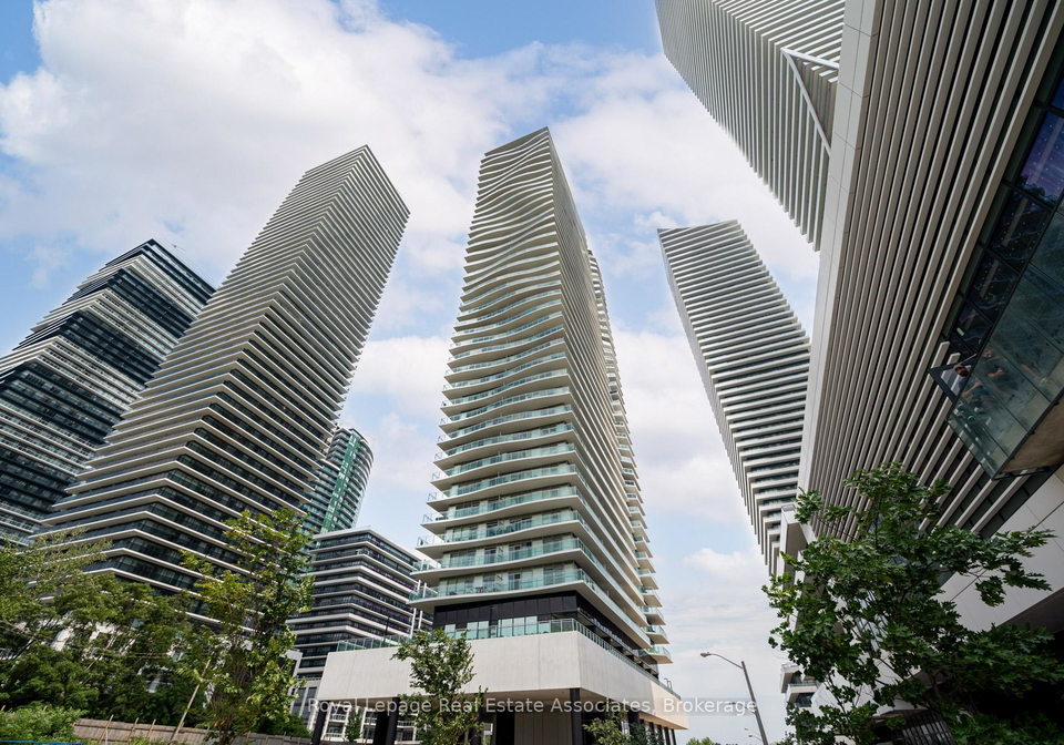 33-shore-breeze-drive-etobicoke-ontario-w13293450