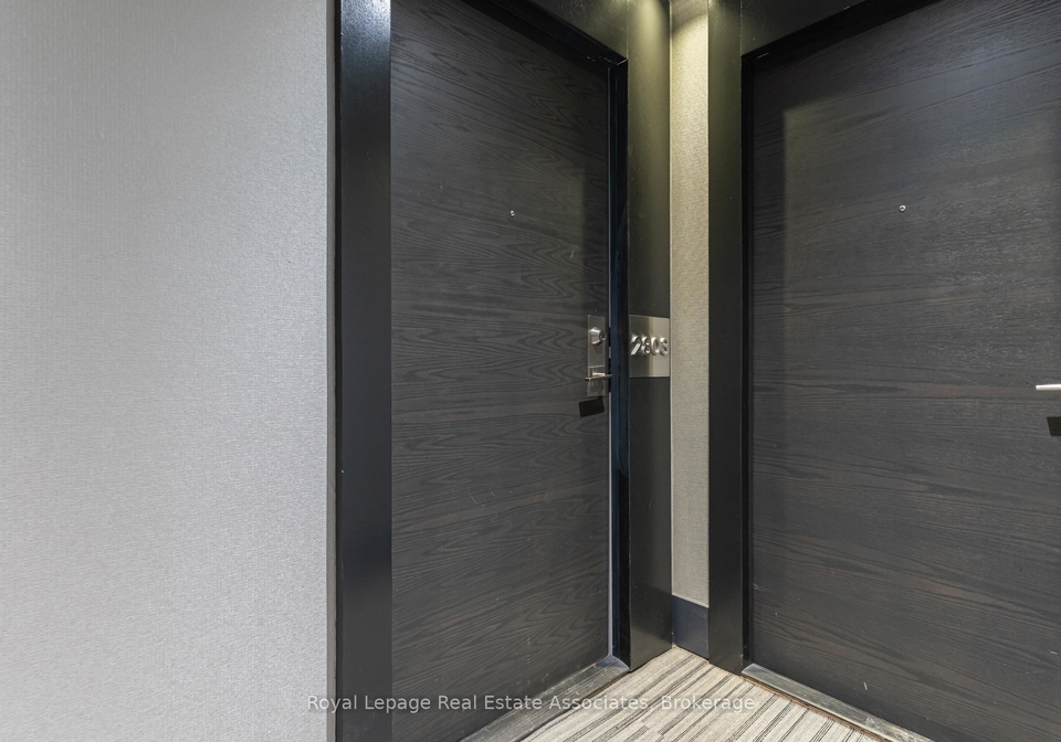 33-shore-breeze-drive-etobicoke-ontario-w13293450