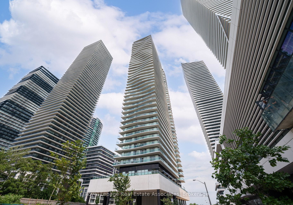 33-shore-breeze-drive-etobicoke-ontario-w13299336