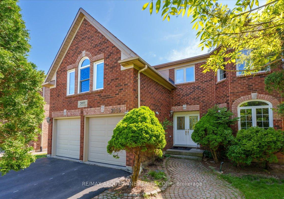 2055-blacksmith-lane-oakville-ontario-w13313876
