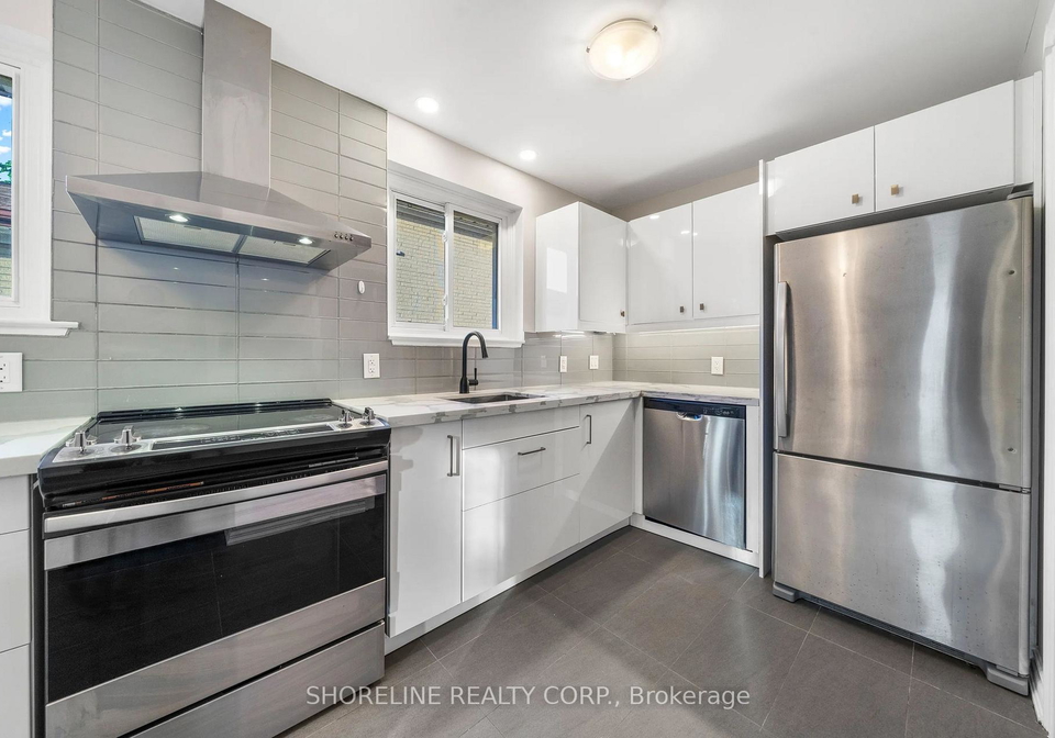 608-raphael-avenue-mississauga-ontario-w13319524
