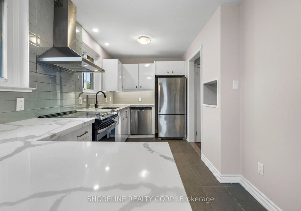 608-raphael-avenue-mississauga-ontario-w13319524