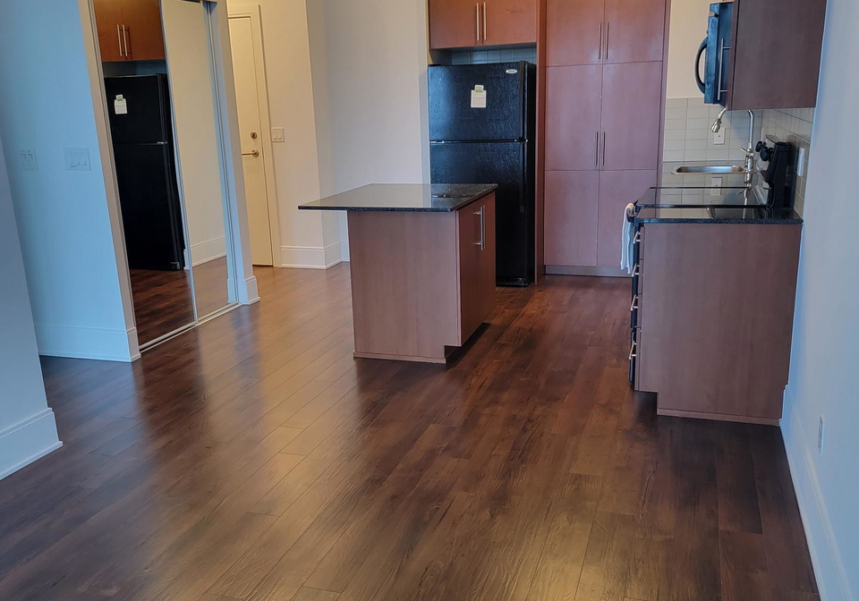 330-burnhamthorpe-road-w-mississauga-ontario-w13410070
