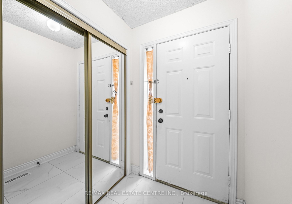 93-ural-circle-brampton-ontario-w13410076