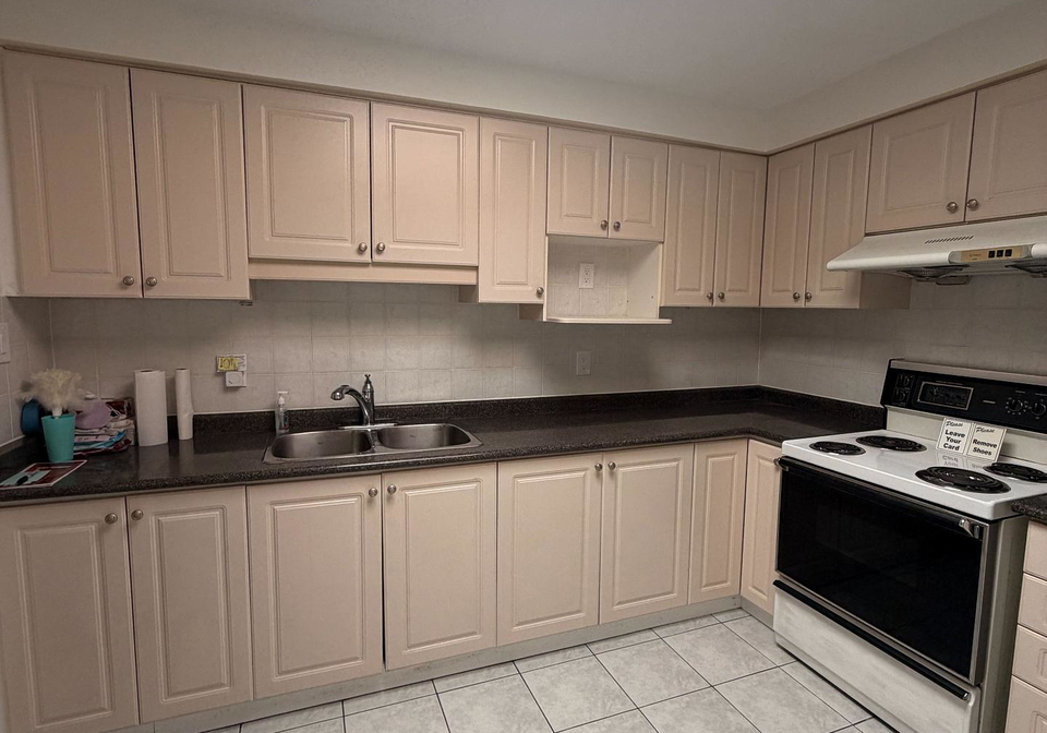 5084-dundas-street-w-etobicoke-ontario-w13410268