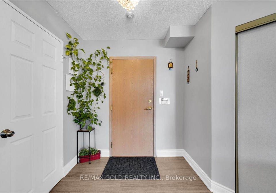 55-elm-drive-w-mississauga-ontario-w13410374