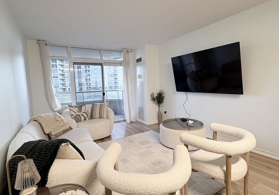 35-kingsbridge-garden-circle-mississauga-ontario-w13410728