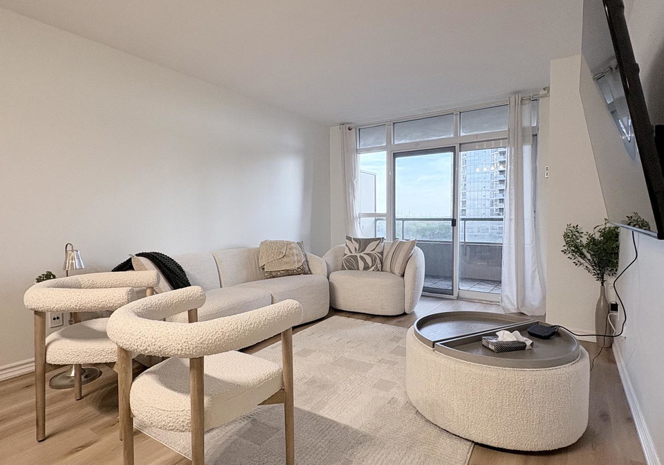 35-kingsbridge-garden-circle-mississauga-ontario-w13410728