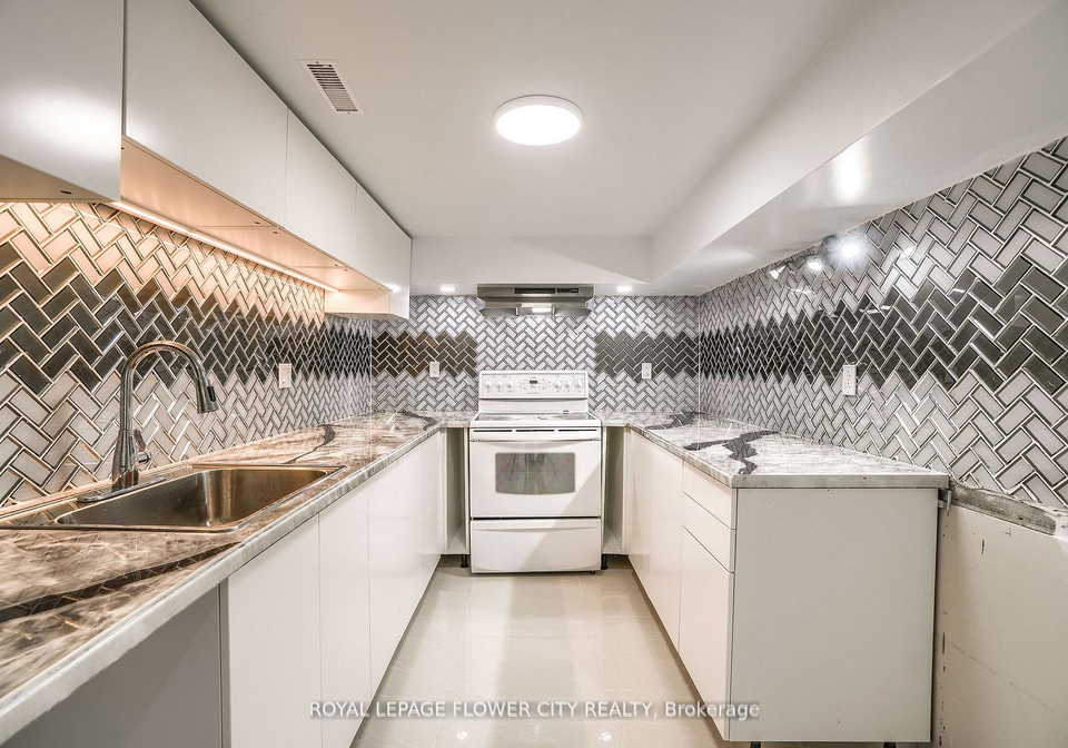 12-gondola-crescent-brampton-ontario-w13410792
