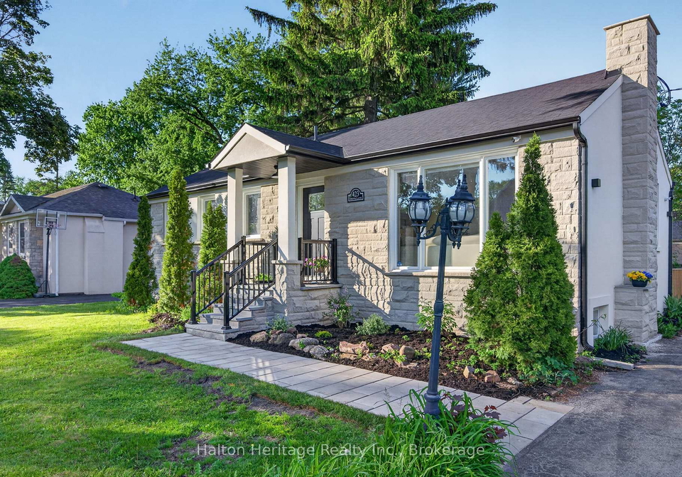 423-smith-lane-oakville-ontario-w13410820