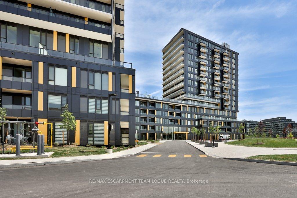 4878-powers-common-burlington-ontario-w13410888