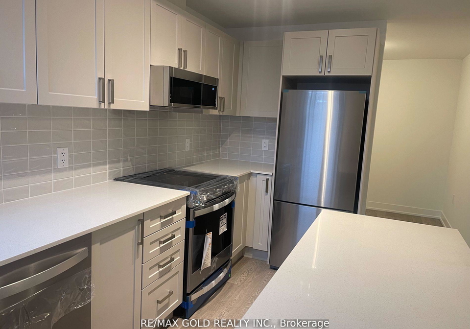 1095-douglas-mccurdy-comm-mississauga-ontario-w13410996