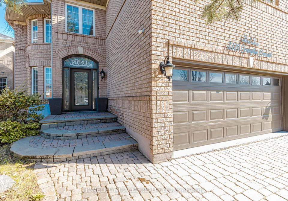 3339-crompton-crescent-mississauga-ontario-w13411046