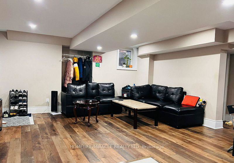 4-fanning-trail-brampton-ontario-w13411326