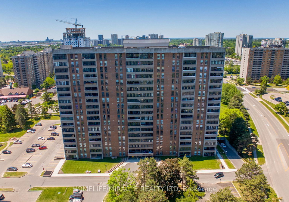 15-kensington-road-brampton-ontario-w13411348