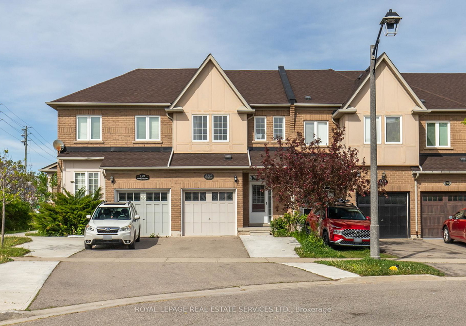 2307-stone-glen-crescent-oakville-ontario-w13411360