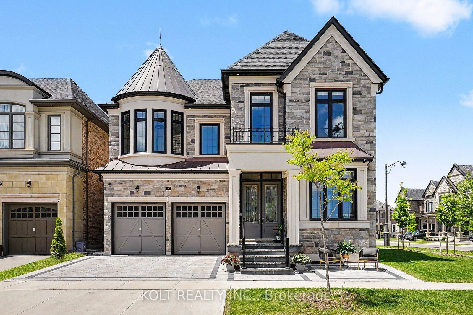 2293-charles-cornwall-avenue-oakville-ontario-w13411678