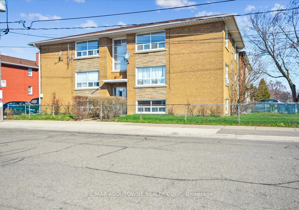 2-wesley-street-etobicoke-ontario-w13411918