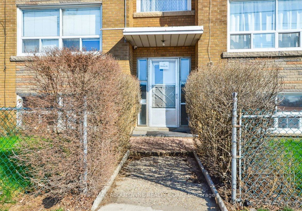 2-wesley-street-etobicoke-ontario-w13411918