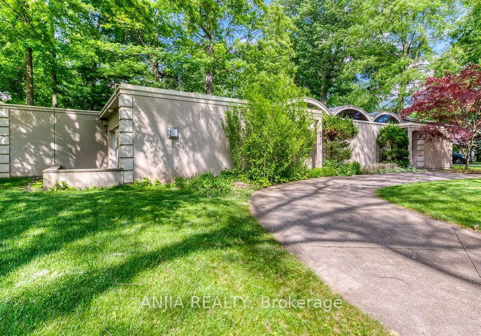 2419-lionheart-crescent-mississauga-ontario-w13411996